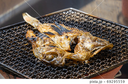 あらかぶの干物、七輪で炭火焼 あらかぶの干物、七輪で炭火焼 69295559