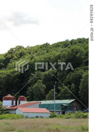 北海道 十勝地方 牧場のある風景 北海道 十勝地方 牧場のある風景 69295626