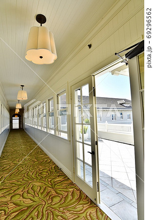 ハワイの休日 69296562