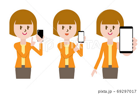 スマートフォンを操作する女性 69297017