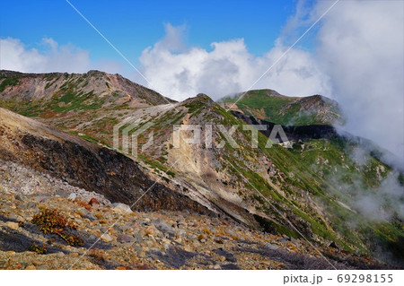 御嶽山の摩利支天山と継子岳 69298155