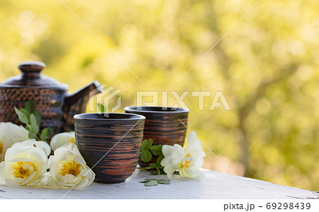 Aromatic and invigorating tea with wild rose. 69298439