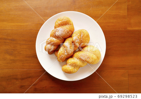 揚げパン 揚げパン 69298523