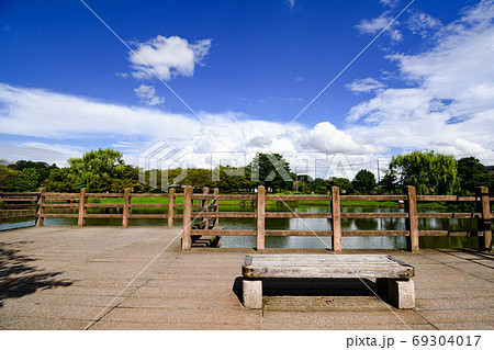 西城沼公園のベンチ 69304017