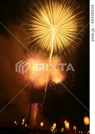 【新潟県】片貝まつりの花火。浅原神社秋季例大祭奉納大煙火。 69306639