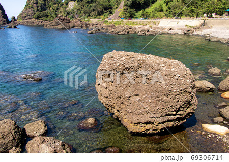 夏の越前海岸。(福井県) 69306714