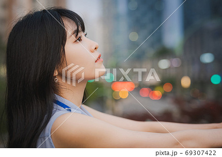 ビジネス ビジネスウーマン 外勤 69307422