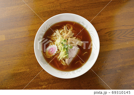 あごだしラーメン 69310145