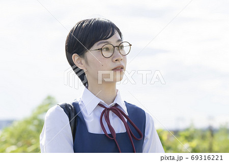 真顔の女子高生 真顔の女子高生 69316221
