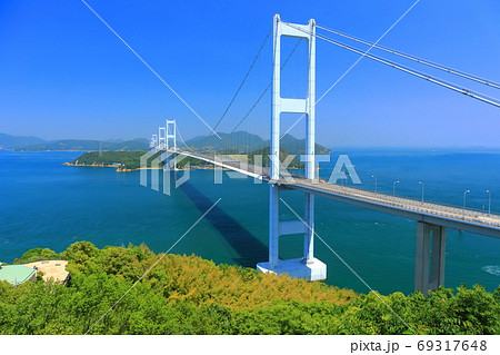 【愛媛県】晴天下の来島海峡大橋 69317648