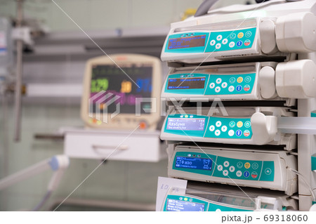 anesthesia machine and monitor resuscitation. anesthesia machine and monitor resuscitation. 69318060