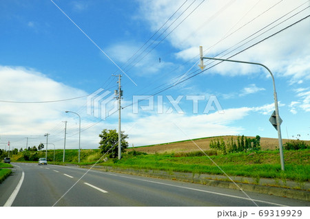 自然あふれる街道 69319929