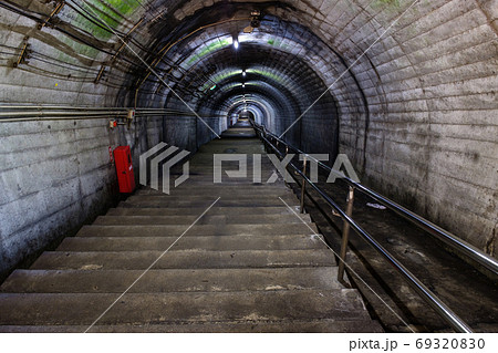 筒石駅:ホームと地上を繋ぐ階段 筒石駅:ホームと地上を繋ぐ階段 69320830