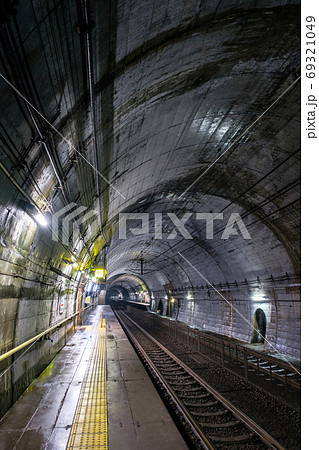 筒石駅：ホーム 69321049