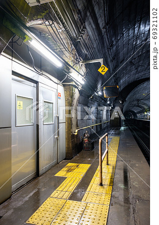 筒石駅：ホーム 69321102