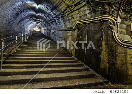 筒石駅:ホームと地上を繋ぐ階段 筒石駅:ホームと地上を繋ぐ階段 69322195