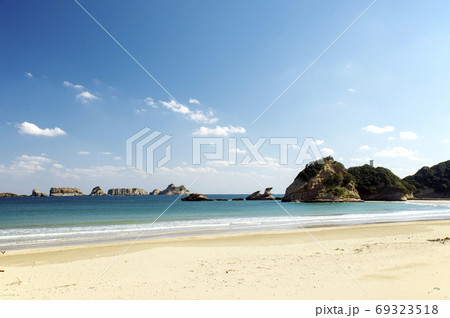 鹿児島県 種子島 中種子町の奇岩がある熊野海水浴場 鹿児島県 種子島 中種子町の奇岩がある熊野海水浴場 69323518