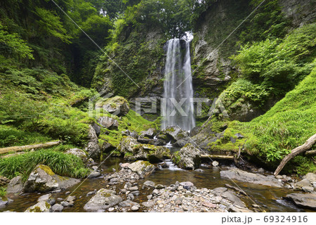 雲龍の滝(鳥取県八頭郡若桜町) 雲龍の滝(鳥取県八頭郡若桜町) 69324916