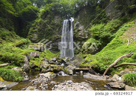 雲龍の滝（鳥取県八頭郡若桜町） 69324917