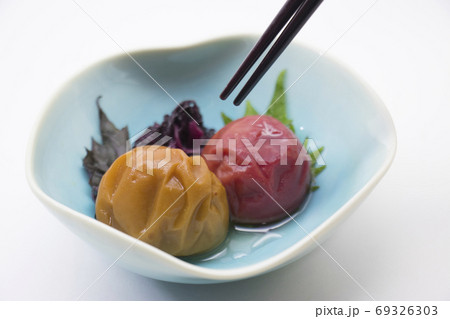 白梅 赤しそ梅 69326303