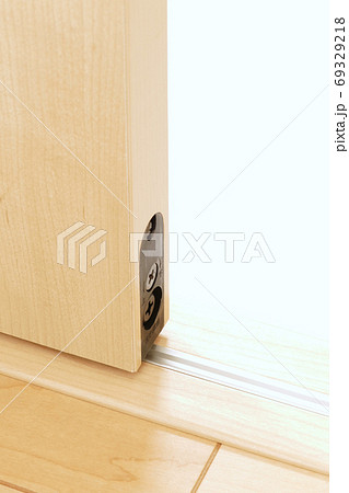 バリアフリーの敷居 69329218