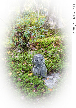 京都(12月)　瑞巌山　圓光寺の可愛いお地蔵さん 69329411