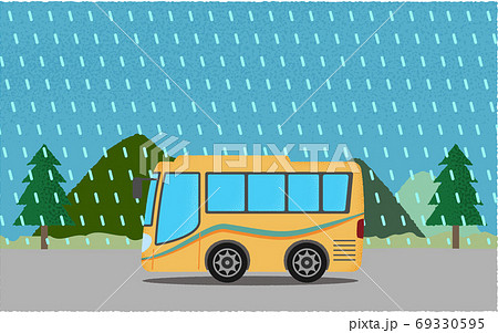 豪雨の中 山沿いの道を進む黄色い観光バスのベクターイラストのイラスト素材