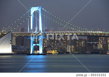 レインボーブリッジ 医療従事者の皆さんありがとう ブルーライトアップ 69333202