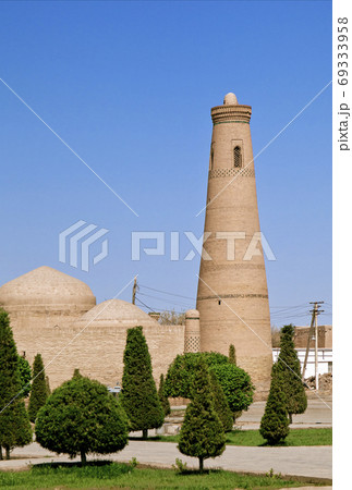 Minaret in Uzbekistan 69333958