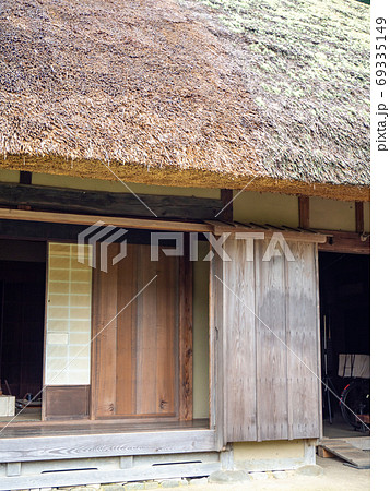 東秩父山里の古民家のある景色 縁側と雨戸の写真素材