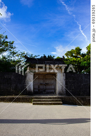 比屋武御嶽石門 　沖縄県　那覇市　首里城 69339265