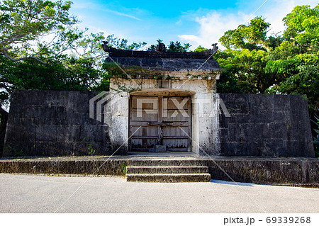 比屋武御嶽石門 沖縄県 那覇市 首里城 比屋武御嶽石門 沖縄県 那覇市 首里城 69339268