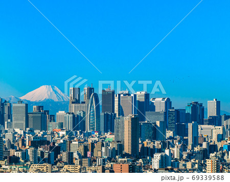 富士山と新宿 69339588