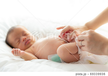 赤ちゃん 新生児 赤ちゃん 新生児 69339936