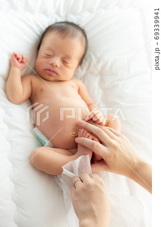 赤ちゃん 新生児 赤ちゃん 新生児 69339941