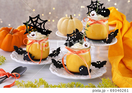 ハロウィン かぼちゃプリンの写真素材 [69340261] - PIXTA