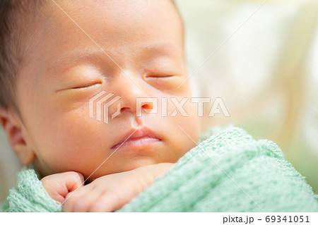 赤ちゃん 新生児 赤ちゃん 新生児 69341051