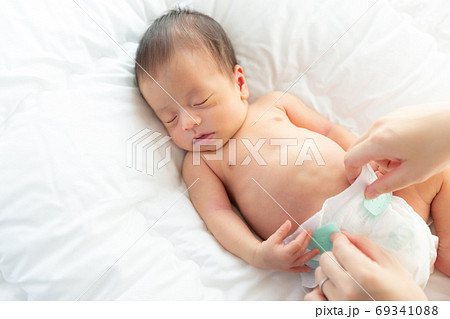 赤ちゃん 新生児 赤ちゃん 新生児 69341088