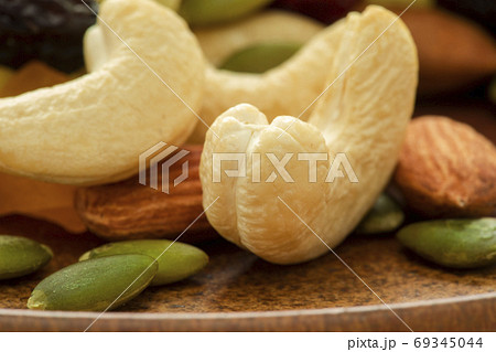 カシューナッツ カシュー 木の実 69345044