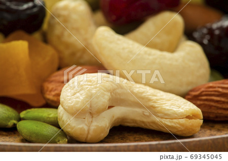 カシューナッツ カシュー 木の実 69345045