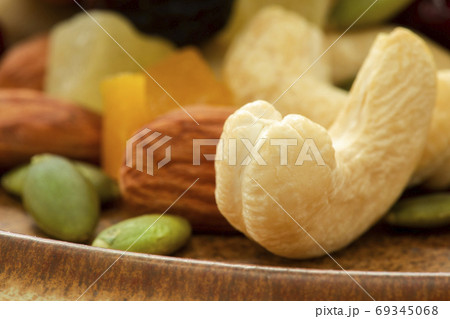 ミックスナッツ 木の実 ナット 69345068
