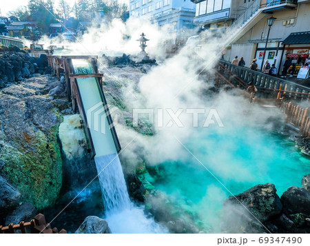 草津湯畑の湯けむり1 69347490