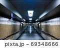 地下道　青っぽい 69348666