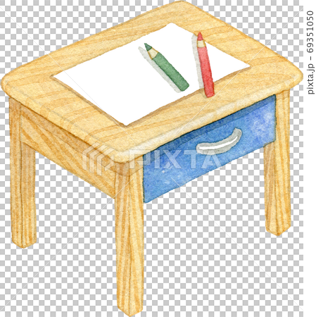 色鉛筆と画用紙を広げた子供用の机の水彩イラスト 69351050