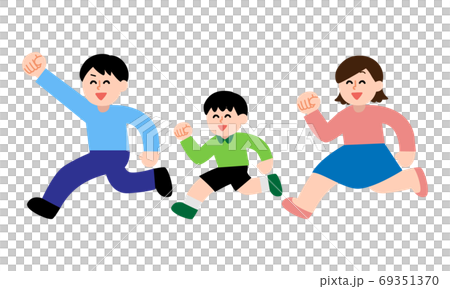 男の子と女性の先頭をガッツポーズしながら走る男性(シンプルカラー) 男の子と女性の先頭をガッツポーズしながら走る男性(シンプルカラー) 69351370