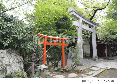 愛宕神社(あたごじんじゃ)一の鳥居と弁財天 東京都 愛宕神社(あたごじんじゃ)一の鳥居と弁財天 東京都 69352530