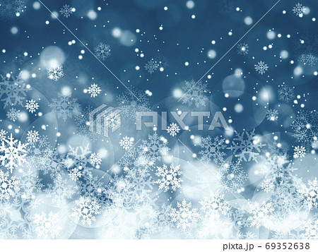 雪と結晶がキラキラ輝き降り積もる背景イラスト ダークシルバーのイラスト素材