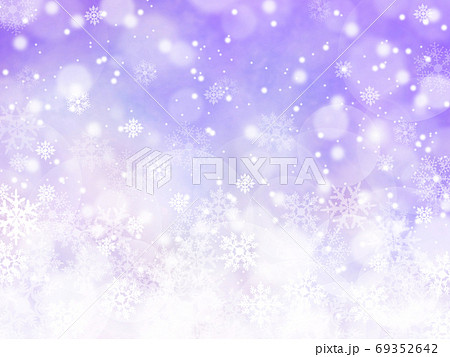 雪と結晶がキラキラ輝き降り積もる背景イラスト 紫のイラスト素材