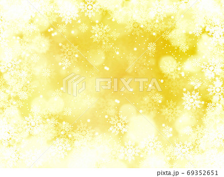 雪と結晶がキラキラ輝き降り積もる背景イラスト ゴールドのイラスト素材