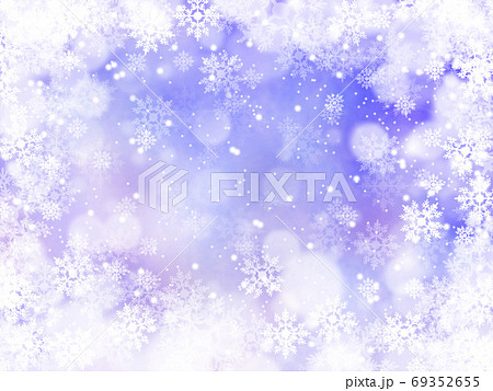 雪と結晶がキラキラ輝き降り積もる背景イラスト 紫のイラスト素材